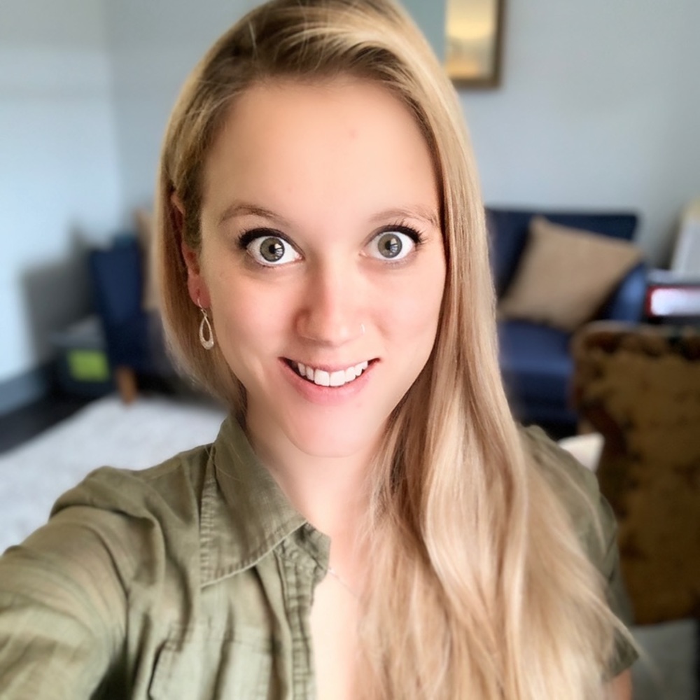 Meet your Posher, Crystal